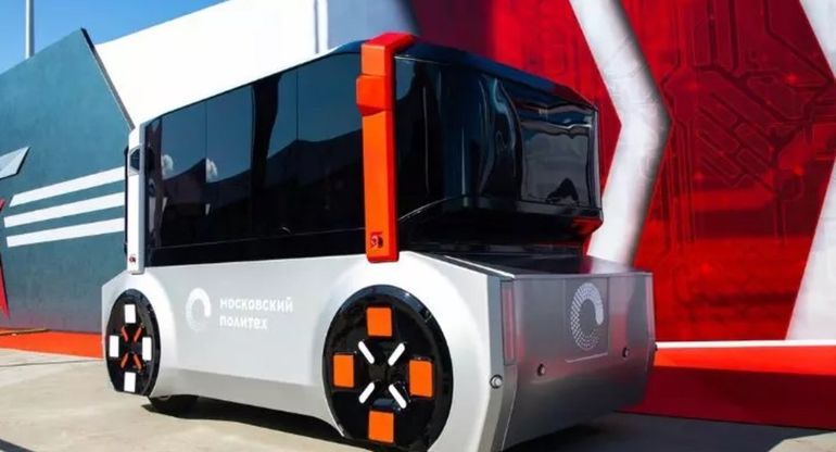 В Москве протестировали беспилотный автобус для парковых зон Smart шаттл 