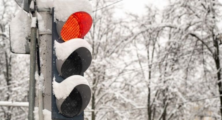 Как быстро разгоняться зимой без полного привода и не застревать в целине. Советы от гонщика