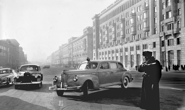 Немного московских машин Немного московских машин скорой, помощи, такси, подстанция, Такси, Бригада, Стоянка, Москвы, площадь, Свердлова, Маршрутное, Немного, Улица, Пушкинская, Подстанция, Советская, выезду, Разина, готовится, вызову