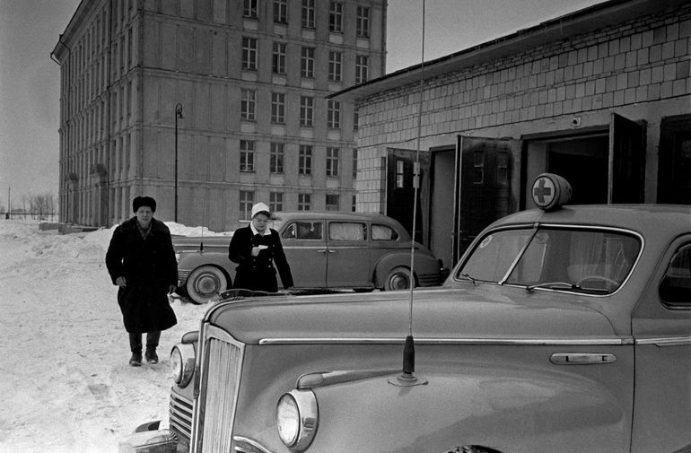 Немного московских машин Немного московских машин скорой, помощи, такси, подстанция, Такси, Бригада, Стоянка, Москвы, площадь, Свердлова, Маршрутное, Немного, Улица, Пушкинская, Подстанция, Советская, выезду, Разина, готовится, вызову