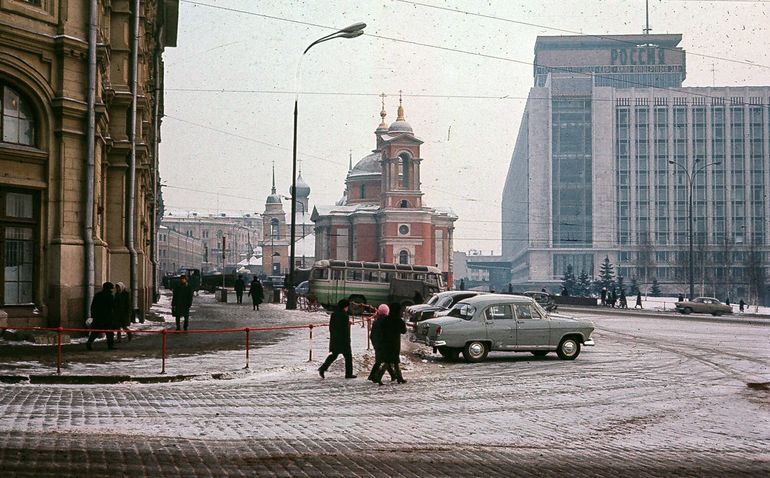 Немного московских машин Немного московских машин скорой, помощи, такси, подстанция, Такси, Бригада, Стоянка, Москвы, площадь, Свердлова, Маршрутное, Немного, Улица, Пушкинская, Подстанция, Советская, выезду, Разина, готовится, вызову