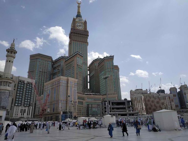 Сколько этажей у самого высокого небоскреба в мире Сколько этажей у самого высокого небоскреба в мире