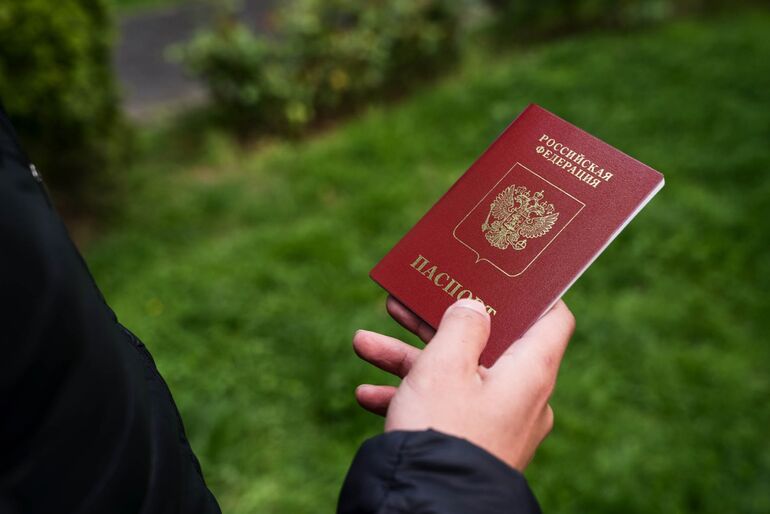 Путин ввел упрощенный порядок получения гражданства РФ для всех жителей Украины 