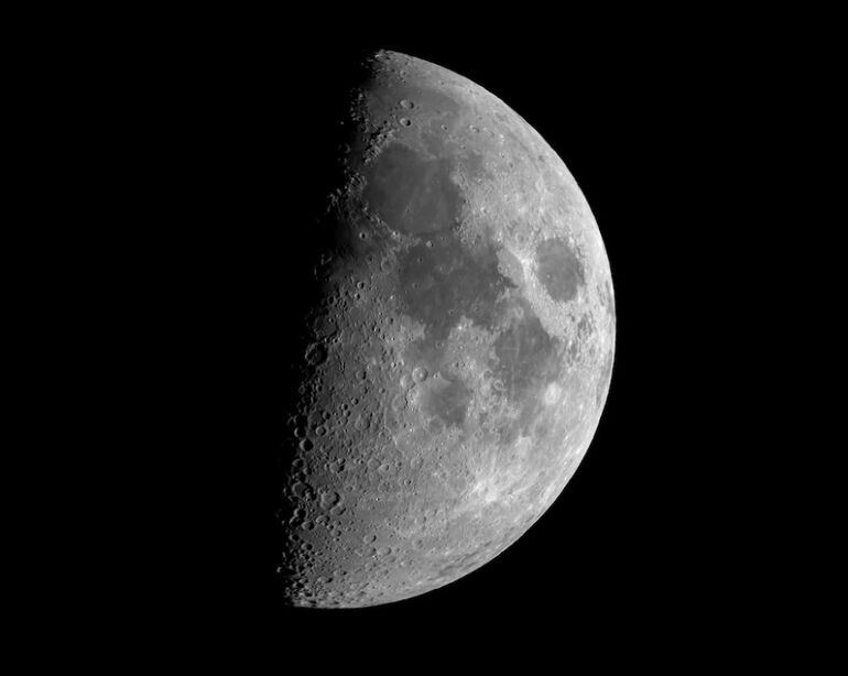 Американский космический корабль Orion в рамках миссии Artemis 1 облетел Луну 