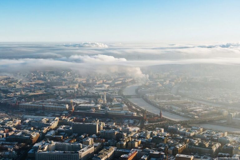 Москва под облаками Дмитрий, очень, Фотограф, опускаются, облака, когда, Москва, выглядит, показал, подборке, РоссииВ, панорамы, столицы, потрясающие, делает, несколько, высоты, особенно, Москву, любит