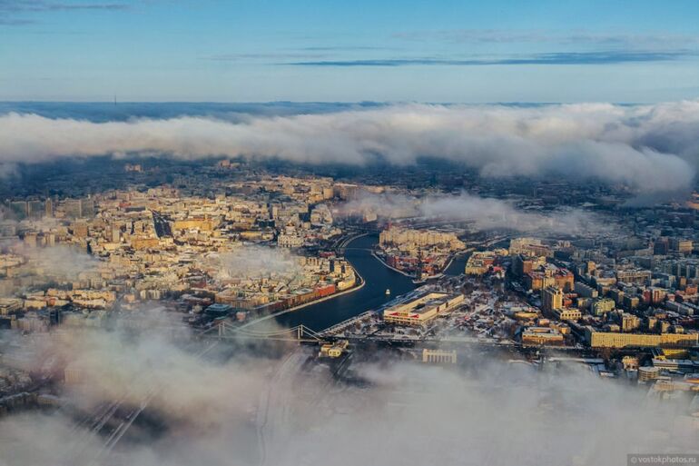 Москва под облаками Дмитрий, очень, Фотограф, опускаются, облака, когда, Москва, выглядит, показал, подборке, РоссииВ, панорамы, столицы, потрясающие, делает, несколько, высоты, особенно, Москву, любит