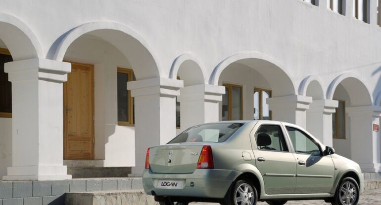 АвтоВАЗ опроверг информацию о сборке старого Renault Logan
