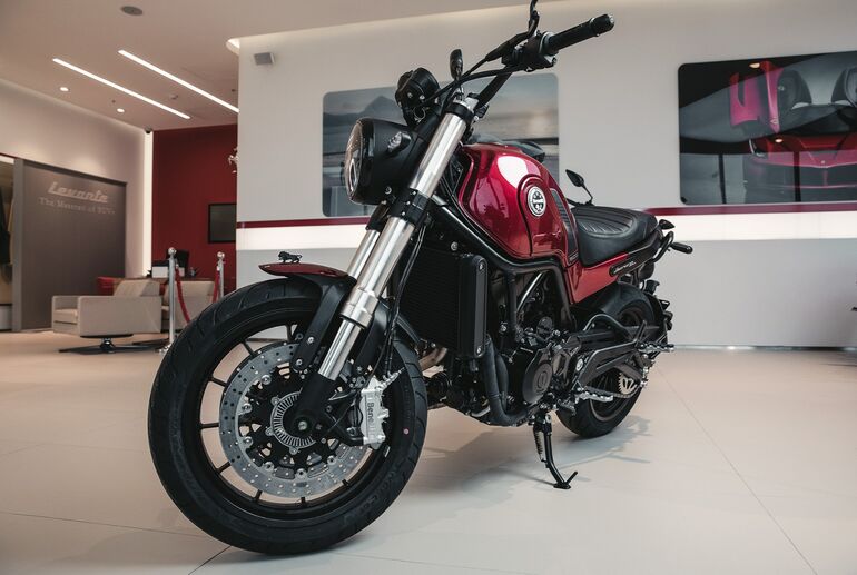 В России стартовали продажи легендарных итальянских мотоциклов 