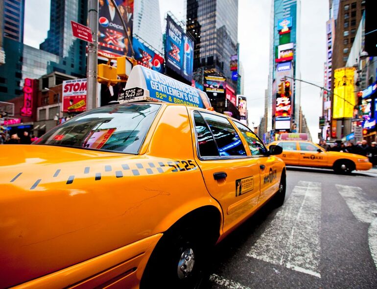 Почему такси красят в жёлтый цвет 
