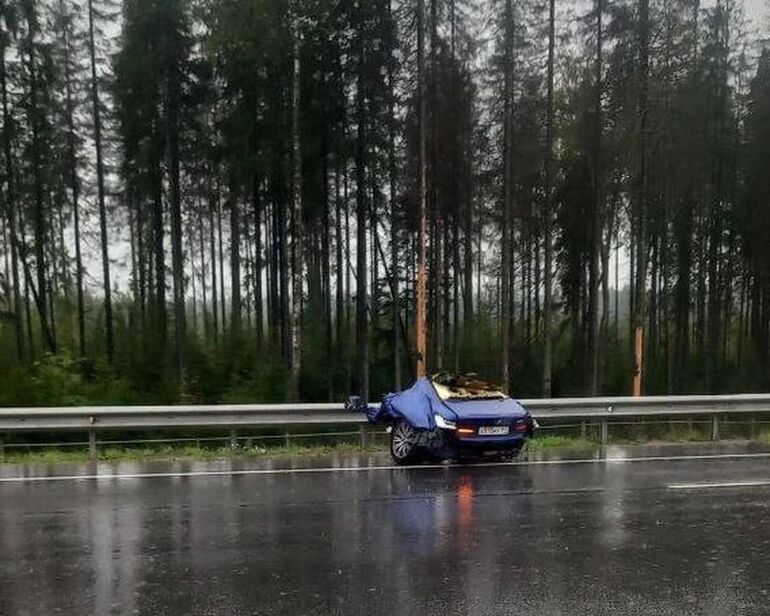 Очередное жуткое ДТП на «Скандинавии»: машину разорвало надвое 