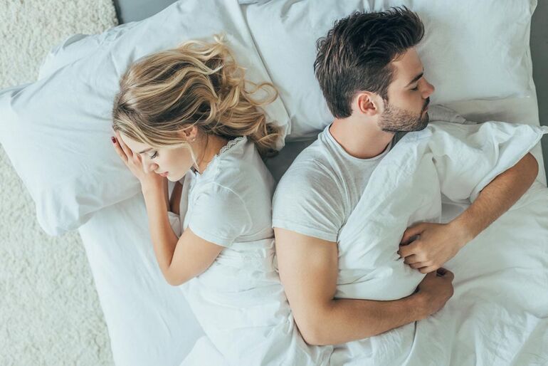 Почему жена должна спать справа от мужа