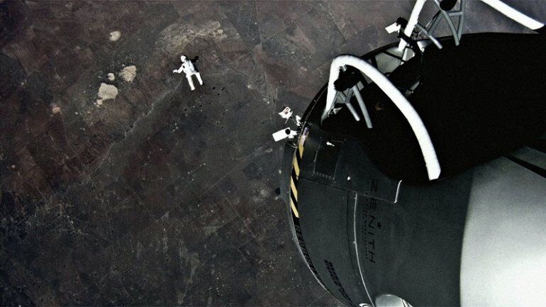 Эпические фотографии прыжка из стратосферы 