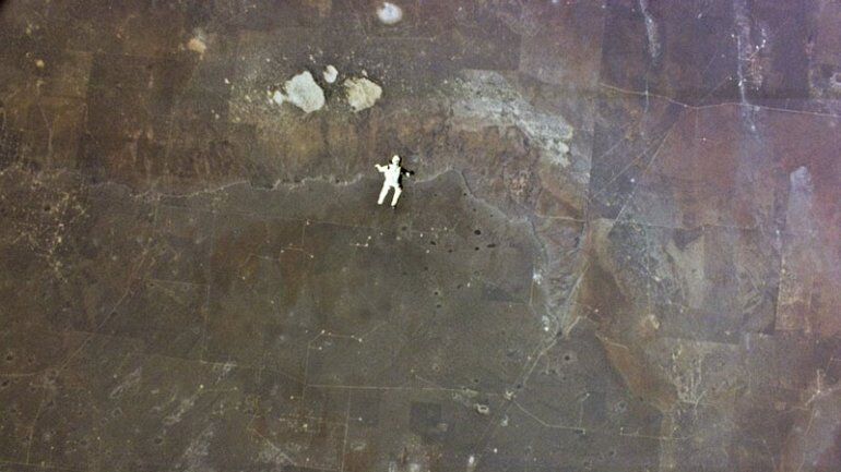 Эпические фотографии прыжка из стратосферы 