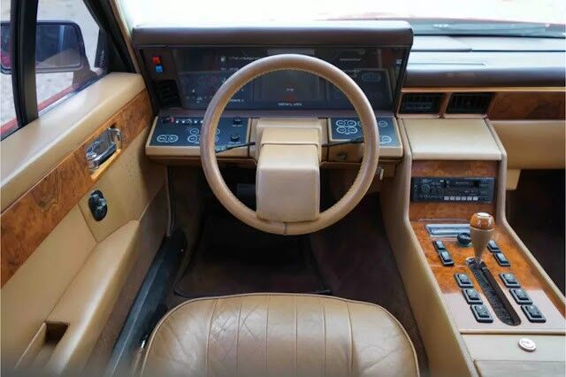 Интерьер культового Aston Martin Lagonda, который был слишком крутым для своего времени  