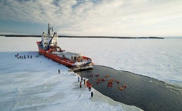 Крутые транспортные средства для передвижения по льду и снегу  