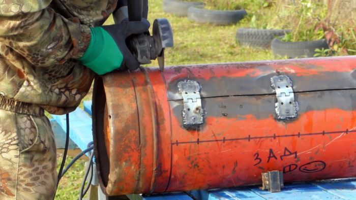 Мангал-барбекю из газового баллона своими руками Мангал-барбекю из газового баллона своими руками нужно, этого, стороны, баллона, отверстия, привариваются, линии, можно, мангал, будут, между, Далее, вентиль, ширину, Затем, шампуров, сделать, баллон, болгаркой, дверцы