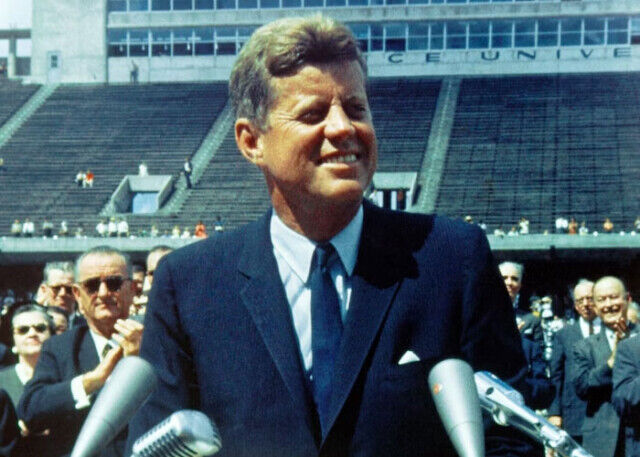 20 эпизодов истории, которые, к удивлению многих людей, произошли в одно и то же время 20 эпизодов истории, которые, к удивлению многих людей, произошли в одно и то же время когда, Когда, время, времяфото, пирамидфото, казнь, гильотине, существовали, после, годах, строительства, следующий, сосуществовали, империя, Кеннедифото, 1600х, птицы, начали, прибывать, boredpandacom14