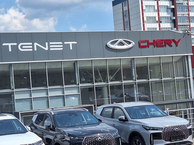 Доля китайских легковых автомобилей на рынке РФ в октябре опустилась ниже 50%