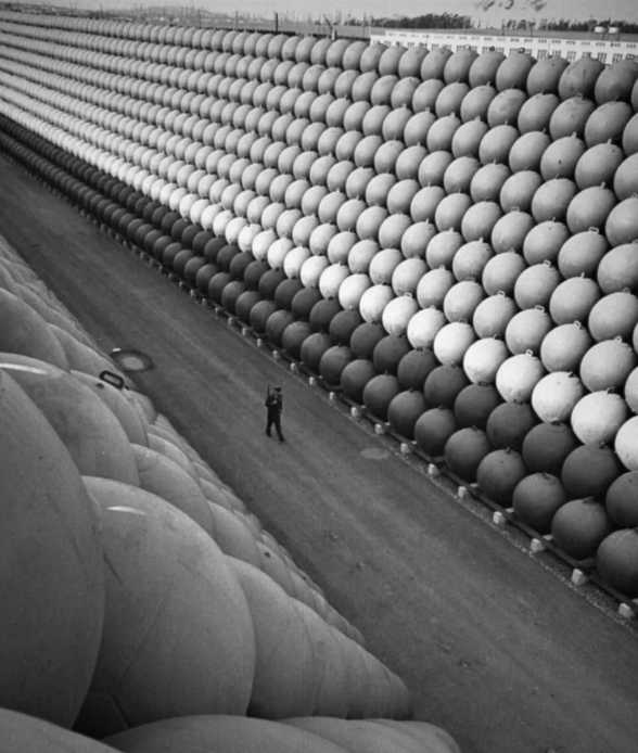 Исторические шедевры. Вау! Исторические шедевры. Вау! долларов, плавках, которого, своей, через, миллион, чтобы, автомобилем, время, момент, минут, самолёта, Генри, Корее, человечества, истории, аэропорта, угонщики, денег, пустой