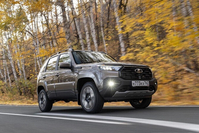 LADA Niva Travel: обновленный внедорожник с новым двигателем и сотней улучшений стартует от 1,39 млн рублей