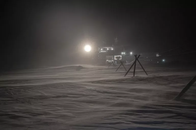 Единственная в мире научная ледостойкая самодвижущаяся платформа работает рядом с самой северной точкой планеты «Северный, борту, условиях, около, планеты, судно, полюс», более, научное, института, научноисследовательского, антарктического, Арктического, северной, экспедиции, полюс42», работу, карта, человека, научного