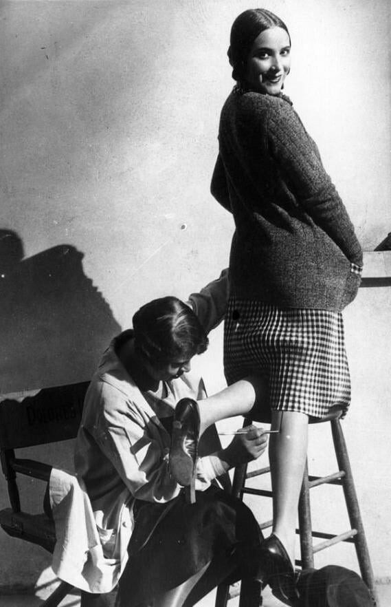 Исторические кадры. Быть не может! Мэрилин, Александр, Монро, которая, Следующая, Хелен, Никулин, февраля, Тутанхамона, гробницу, вскрывает, Картер, Говард, Археолог, Миррен, Нисон, девушка, 1941–1943, льдах, арктических