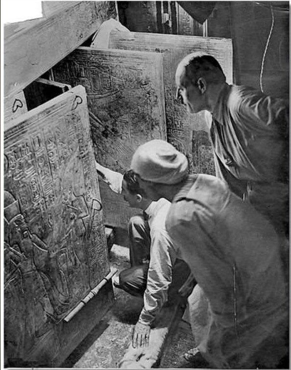 Исторические кадры. Быть не может! Мэрилин, Александр, Монро, которая, Следующая, Хелен, Никулин, февраля, Тутанхамона, гробницу, вскрывает, Картер, Говард, Археолог, Миррен, Нисон, девушка, 1941–1943, льдах, арктических