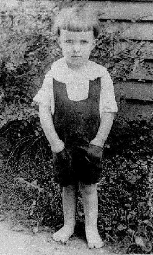 Исторические кадры. Быть не может! Мэрилин, Александр, Монро, которая, Следующая, Хелен, Никулин, февраля, Тутанхамона, гробницу, вскрывает, Картер, Говард, Археолог, Миррен, Нисон, девушка, 1941–1943, льдах, арктических