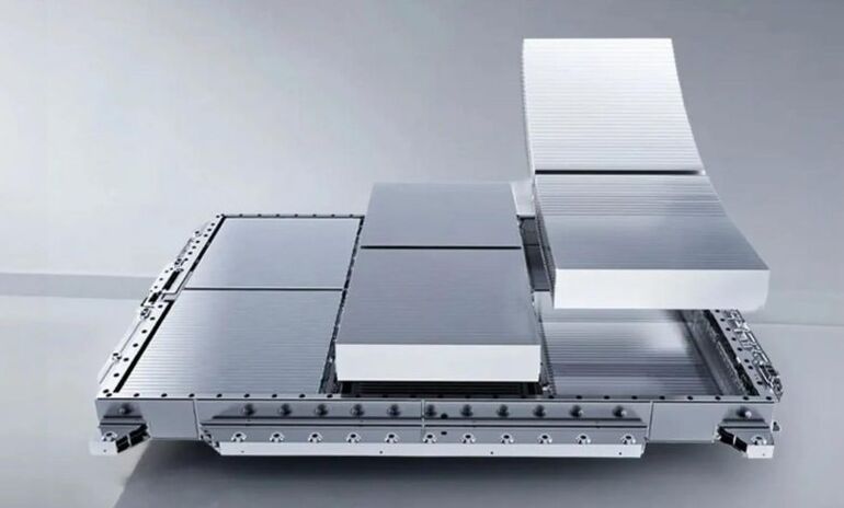 Китайский автогигант BYD представил аккумулятор заряжающий электромобиль до 97% за девять минут