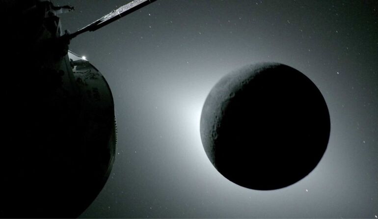 Потрясающие снимки «Артемиды II» показали таинственную обратную сторону Луны которые, «Артемиды, снимки, новых, также, научных, время, лунной, некоторые, протяжении, поверхности, когда, астронавтами, астронавты, многих, Земля, изображений, снимков, космического, агентства