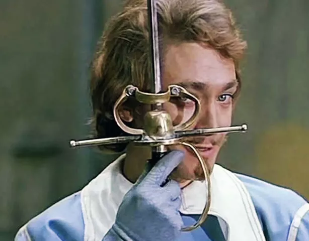 Почему шпаги у мушкетёров были такими тонкими