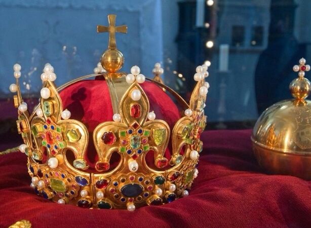 Чем цари отличались от королей: почему одни правили в России, а другие в Европе