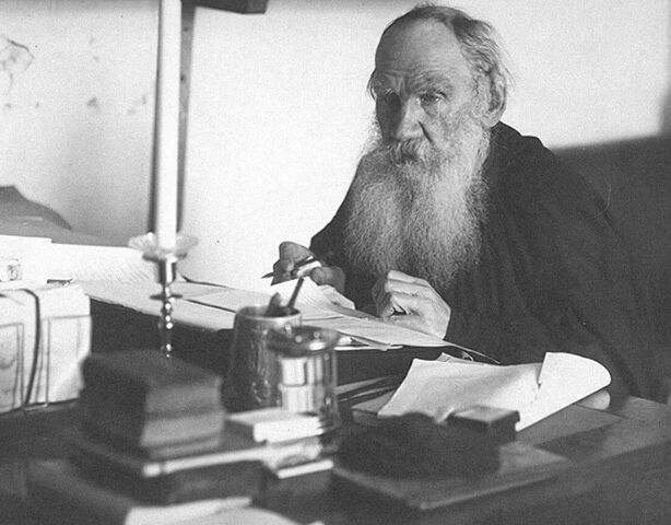 Учимся у классиков: как поздравить с Новым годом