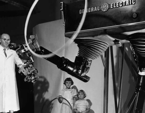 Семь старейших технологических компаний и их эволюция