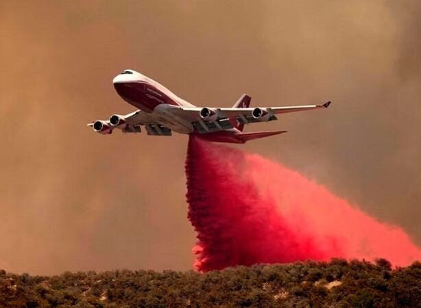 8 самых мощных пожарных самолетов в мире: водяная атака сверху