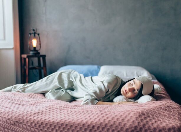 Символичные, чёрно-белые, парализующие: 7 необычных фактов о сновидениях