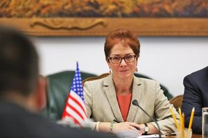 Дональд Трамп не доверяет своему послу на Украине