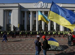 «Президент Украины» появился на митинге в Киеве верхом на казаке