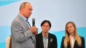 Путин рассказал о разговоре с Порошенко: «Удивительно просто!».