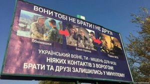 «они тебе не братья»: украинский херсон завесили русофобскими билбордами