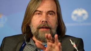 Михаил Погребинский: Порошенко опозорился в Страсбурге