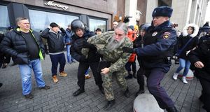 Выборы 2018: протесты растут, но Кремль спокоен. Пускай с жиру побесятся