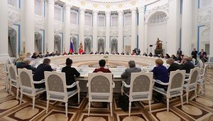 Путин закатил глаза во время выступления Мизулиной 
