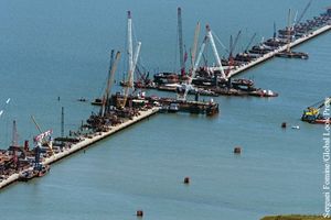На Украине решили остановить строительство Крымского моста санкциями