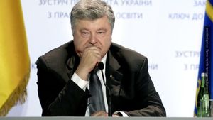 Порошенко новым законом хочет обмануть Запад.