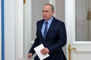 Путин призвал обеспечить рост доходов россиян