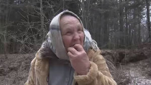 Бабушка из Литвы уверяет, что поедание песка спасло ее от опухоли мозга
