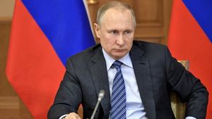 Владимиру Путину передали список российских бизнесменов, желающих покинуть Великобританию.