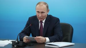 Путин надеется на отмену санкций и нормализацию отношений с Западом