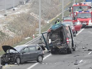 Два польских водителя дрались на трассе – их насмерть сбил белорусский дальнобойщик